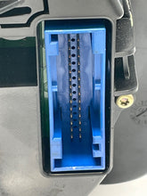 Load image into Gallery viewer, SPEEDOMETER CLUSTER Passat 2002 02 2003 03 - NW162233

