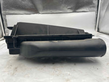 Load image into Gallery viewer, AIR CLEANER BOX Gl350 Gl450 Gl550 GL63 AMG 2013 13 2014 14 Right - NW4013
