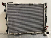 Load image into Gallery viewer, RADIATOR 300d 300sd E300d E320 E320 Convertible E320 Coupe E320T 90-95 - NW132376
