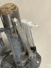 Load image into Gallery viewer, FRONT STRUT SHOCK Focus 2008 08 2009 09 2010 10 2011 11 Left - NW171500
