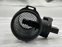 Load image into Gallery viewer, Mass Air Flow Sensor Meter MAF 230 SLK C230 C250D C280 C36 SLK230 97-00 - NW5302
