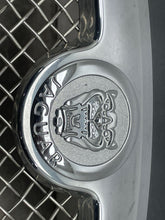 Load image into Gallery viewer, GRILLE Jaguar S Type 2005 05 2006 06 2007 07 2008 08 - NW98413

