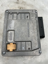 Load image into Gallery viewer, TRANSFER CASE CONTROL MODULE COMPUTER Cayenne 08 09 10 - NW36811
