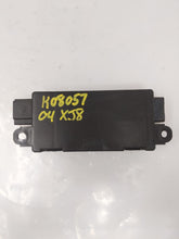 Load image into Gallery viewer, SUSPENSION CONTROL MODULE COMPUTER Vanden Pl XJ8 XJ8L XJR 03-05 - NW33092
