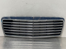 Load image into Gallery viewer, GRILL Mercedes E300D E320 E55 1996 96 1997 97 98 99 - NW98537
