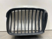Load image into Gallery viewer, GRILL BMW 525i 530i 2001 01 2002 02 03 Right - NW98197
