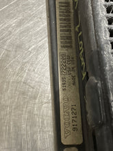 Load image into Gallery viewer, AC CONDENSER Volvo S70 V70 C70 850 94 95 96 97 - 03 04 - NW44299
