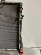 Load image into Gallery viewer, RADIATOR BMW X5 2001 01 2002 02 2003 03 04 Auto - NW132069
