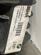 Load image into Gallery viewer, RADIATOR BMW X5 2001 01 2002 02 2003 03 04 Auto - NW132069
