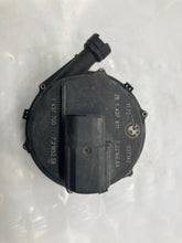 Load image into Gallery viewer, AIR INJECTION PUMP SMOG BMW X5 2001 01 2002 02 2003 03 3.0L - NW8095
