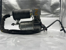 Load image into Gallery viewer, Suspension Air Compressor Pump  EXPEDITION 2003 - NW8322
