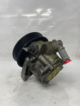 Load image into Gallery viewer, POWER STEERING PUMP 530i 525i 2006 06 - NW163140
