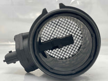 Load image into Gallery viewer, Mass Air Flow Sensor Meter MAF Santa Fe XG350 Amanti Sedona Sorento 02-06 - NW5198
