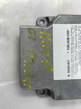 Load image into Gallery viewer, AIR BAG COMPUTER Passat 2001 01 - NW38802
