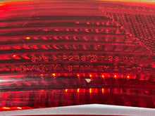 Load image into Gallery viewer, TAIL LIGHT LAMP ASSEMBLY Prius 2001 01 2002 02 2003 03 Left - NW557616
