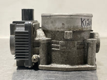 Load image into Gallery viewer, THROTTLE BODY Infiniti FX45 Q45 2003 03 2004 04 2005 05 2006 06 - NW177961
