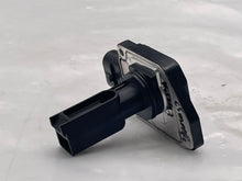 Load image into Gallery viewer, Mass Air Flow Sensor Meter MAF Lesabre Park Avenue Regal Riviera 99-05 - NW4624
