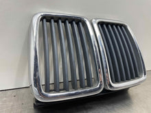 Load image into Gallery viewer, GRILL BMW 318i 325e 325i M3 84 85 86 87 88 89 - 93 - NW98068

