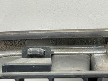 Load image into Gallery viewer, GRILL Volvo V70 S70 98 99 00 01 02 03 04 - NW98786
