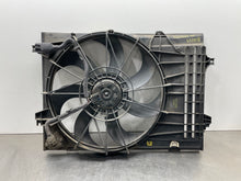 Load image into Gallery viewer, RADIATOR FAN ASSEMBLY Sportage Tucson 2005 05 2006 06 2.7L - NW64180
