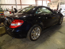 Load image into Gallery viewer, CARRIER ASSEMBLY Mercedes-Benz SLK280 SLK350 SLK55 2006 06 - NW47317
