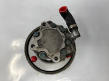 Load image into Gallery viewer, POWER STEERING PUMP AUDI A4 PASSAT 97 98 99 00 01 02 03 - NW162987
