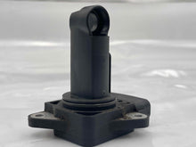 Load image into Gallery viewer, Mass Air Flow Sensor Meter MAF LR2 LR3 Range Rover Range 05-12 - NW5449
