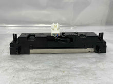 Load image into Gallery viewer, RADIO DISPLAY Mazda 3 2006 06 2007 07 - NW138346
