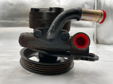 Load image into Gallery viewer, POWER STEERING PUMP INFINITI I30 MAXIMA 95 96 97 - 04 - NW163329
