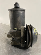 Load image into Gallery viewer, POWER STEERING PUMP MERCEDES 300E C-CLASS 93 94 95 - NW163689
