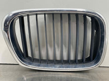 Load image into Gallery viewer, GRILL BMW 525i 530i 2001 01 2002 02 03 Right - NW98169
