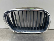 Load image into Gallery viewer, GRILL BMW 525i 530i 2001 01 2002 02 03 Right - NW98169
