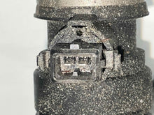 Load image into Gallery viewer, RADIATOR BMW 525i 530i 540i 1998 98 99 00 01 02 03 - NW131973
