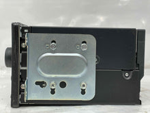 Load image into Gallery viewer, RADIO Honda CR-V 2005 05 2006 06 - NW137688
