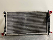 Load image into Gallery viewer, RADIATOR Expedition F150 Pickup LT Navigator 2004-2008 AT - NW131687

