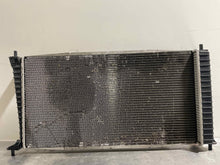 Load image into Gallery viewer, RADIATOR Expedition F150 Pickup LT Navigator 2004-2008 AT - NW131687
