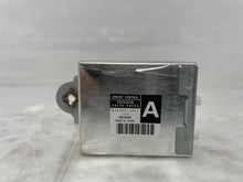 Load image into Gallery viewer, CRUISE CONTROL COMPUTER Highlander Rx300 00 01 02 03 - NW33832
