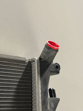 Load image into Gallery viewer, Radiator Pontiac Solstice 2008 - NW131821
