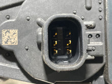 Load image into Gallery viewer, Throttle Body Pontiac Solstice 2008 - NW177617
