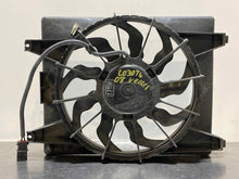 Load image into Gallery viewer, Radiator Fan Assembly Hyundai Veracruz 2008 - NW63943

