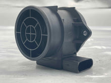 Load image into Gallery viewer, Mass Air Flow Sensor Meter MAF Sonata Magentis Optima Rondo 06-08 - NW5062
