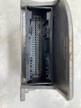 Load image into Gallery viewer, Air Bag Computer BMW X3 2004 04 2005 05 - NW30502

