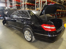 Load image into Gallery viewer, CARRIER ASSEMBLY E250 Van C230 C250 C300 C350 C63 E250D E300 08-16 AWD - NW46962
