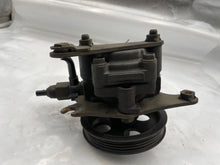 Load image into Gallery viewer, POWER STEERING PUMP Lexus RX300 99 00 01 02 03 - NW163619
