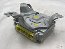 Load image into Gallery viewer, Air Bag Computer RX330 RX350 2005 05 2006 06 2007 07 2008 08 2009 09 - NW33841
