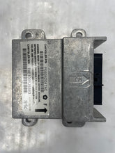 Load image into Gallery viewer, AIR BAG CONTROL MODULE COMPUTER Jeep Grand Cherokee 00 01 - NW27291
