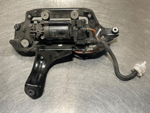 Load image into Gallery viewer, SUSPENSION AIR COMPRESSOR PUMP Audi A6 A7 RS7 S6 S7 2012-2017 - NW8336
