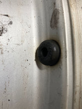 Load image into Gallery viewer, WHEEL Jaguar Xj8 98 99 16" Alloy 10 Triangle Slots - NW199541
