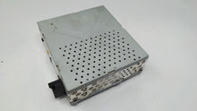 Load image into Gallery viewer, Radio  MERCEDES E-CLASS 2005 - NW7452
