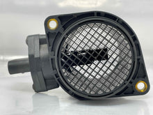 Load image into Gallery viewer, Mass Air Flow Sensor Meter MAF Beetle Golf Golf Cabriolet 98-01 - NW5630
